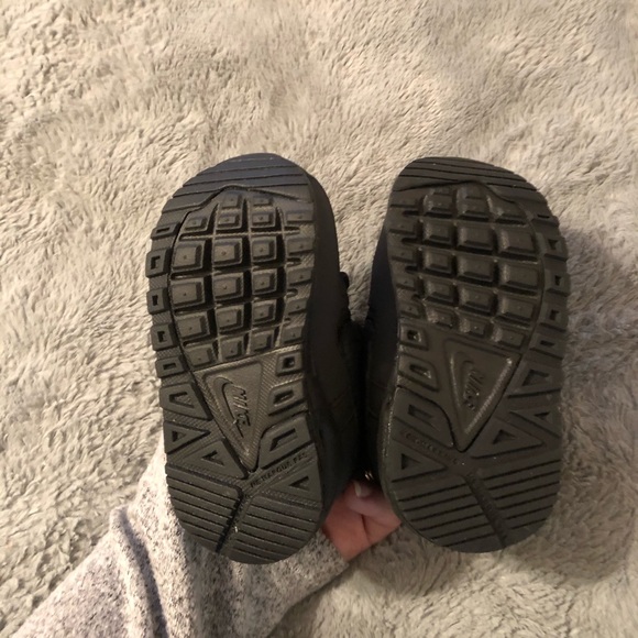 SOLD Baby/Toddler Nike AirMax Black 5C - Picture 8 of 8
